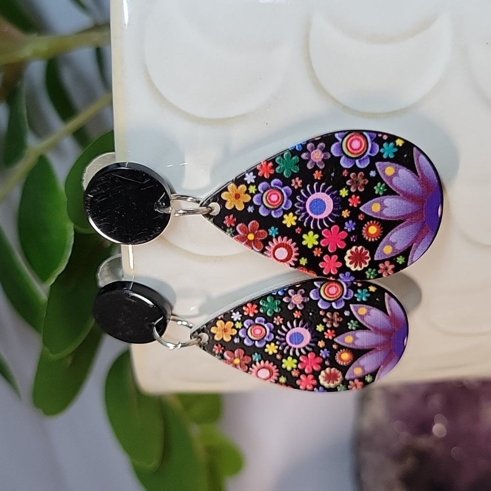 Folk Art Floral Drop Earrings - Picture 4 of 5